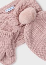 шапка с шарфом и варежками