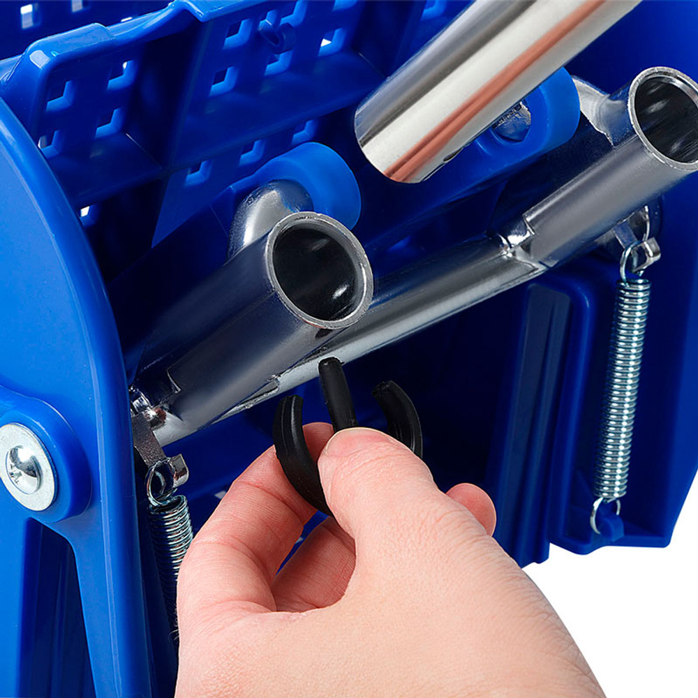 Тележка OfficeClean Professional уборочная-ведро , 2 секции, с отжимом, 20 л., синяя