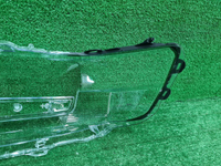 Стекло фары правое Toyota Land Cruiser 200 (15-21)