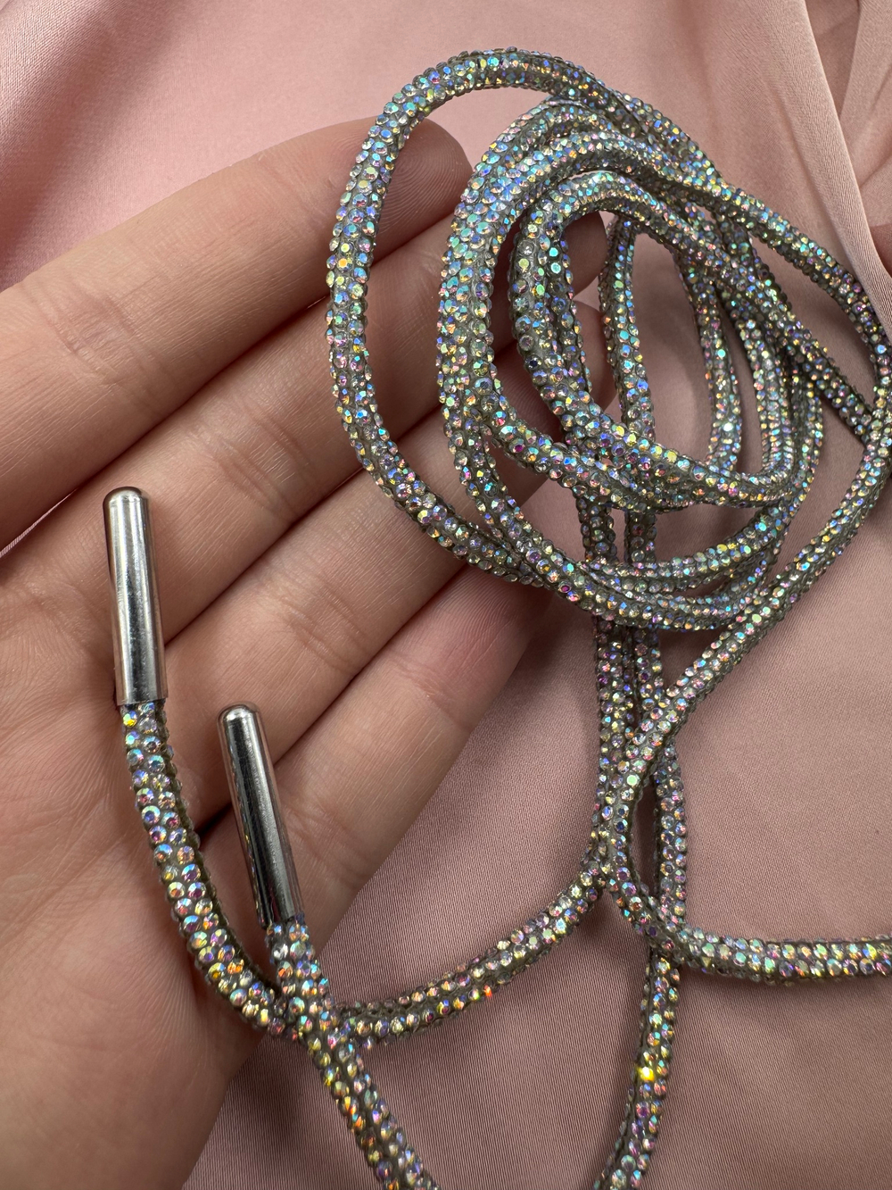 Шнур хамелеон со стразами 1,4 м