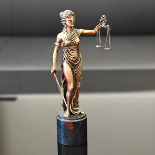Статуэтка "Фемида" из бронзы малая