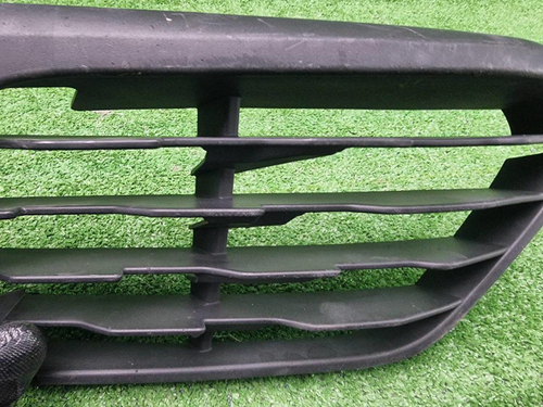 Решетка переднего бампера правая BMW X1 F48 15-19