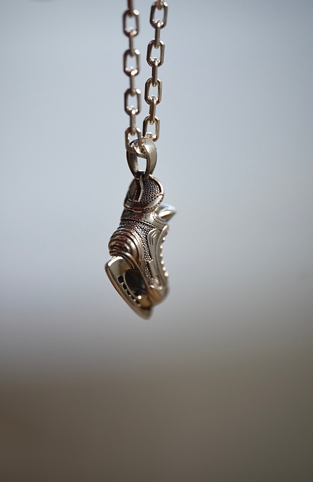 Кулон на цепочке "Хоккейный конёк победителя" (размер L)