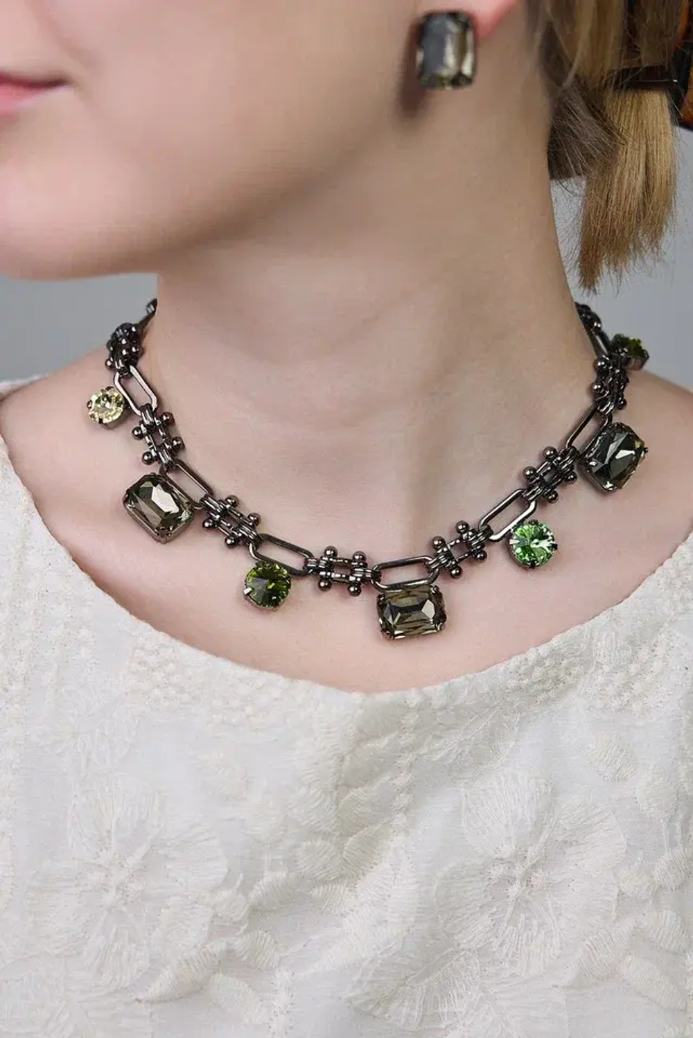 Серьги пусеты серые прямоугольные кристаллы, оттенок графит