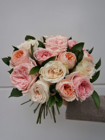 81. Букет из роз Juliet, White O’Hara, Princess Hitomi