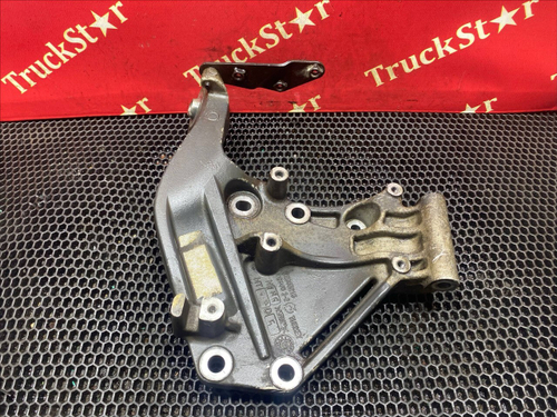 Кронштейн двигателя передний левый 2019г