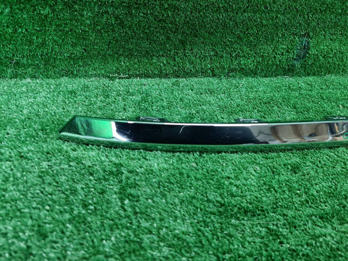 Молдинг переднего бампера правый Volvo S90 2 20-нв