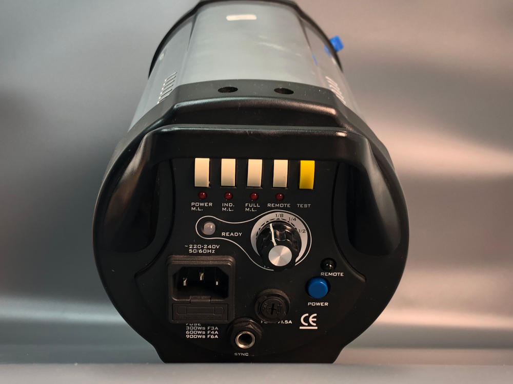 Falcon Eyes DE-600BW