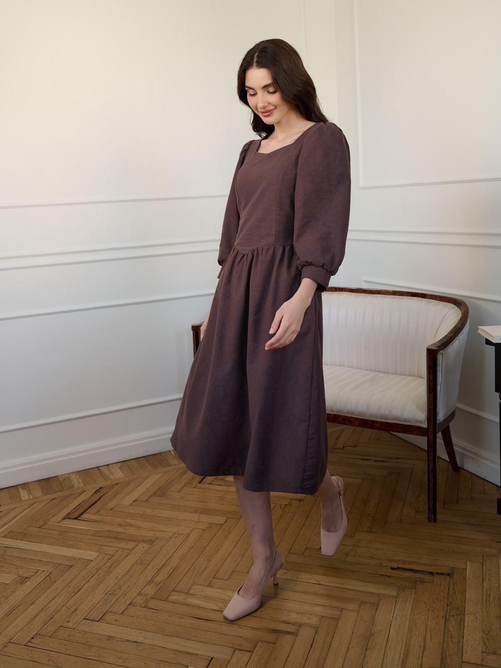 Платье с вырезом-сердечко