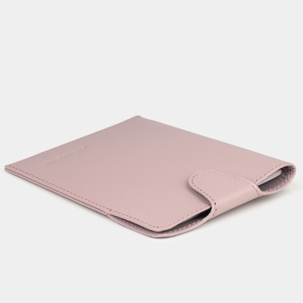 Обложка-кармашек кожаный для паспорта London пудрового цвета