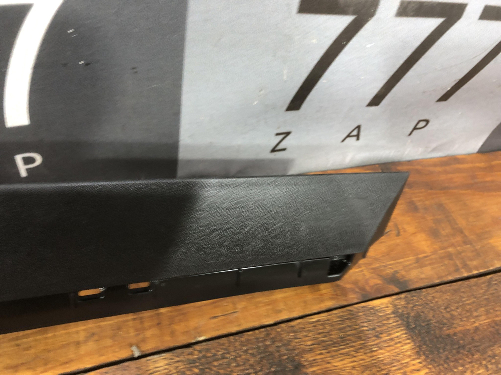 Накладка двери задней правой Kia Seltos 19-нв Б/У Оригинал 87734Q5010