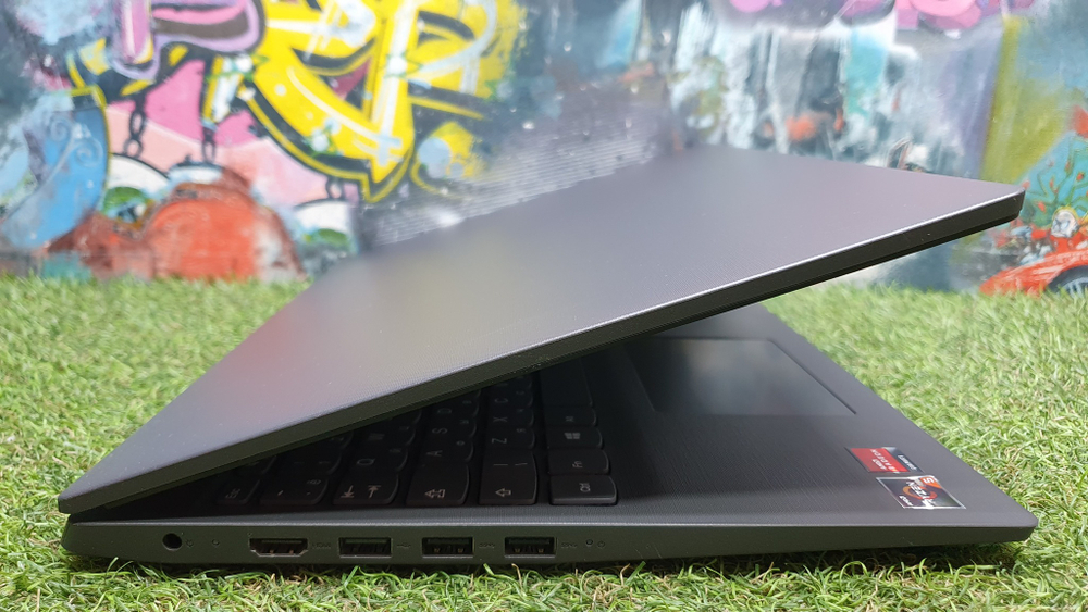 Ноутбук Lenovo Ryzen 5/8Gb/FHD/ V15 ADA 82C70005GE/Windows 10