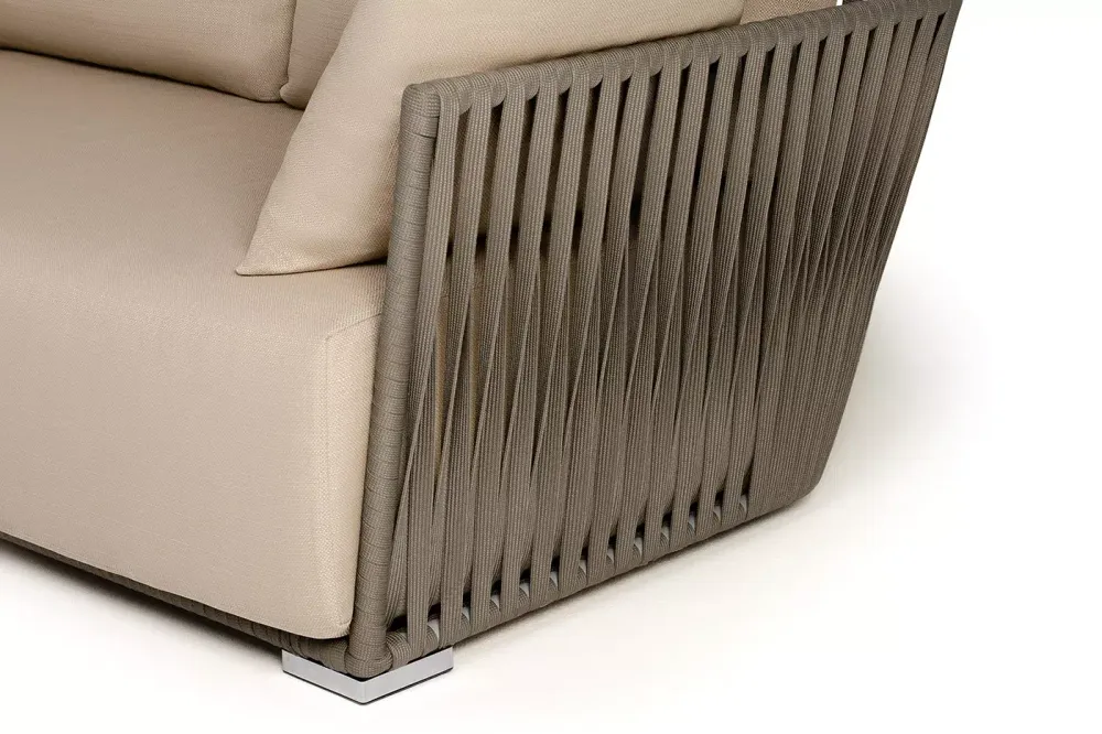 "Форли" диван 2-местный плетеный из роупа, каркас алюминий светло-серый (RAL7035) муар, роуп серо-коричневый 23мм, ткань Mossle бежевая