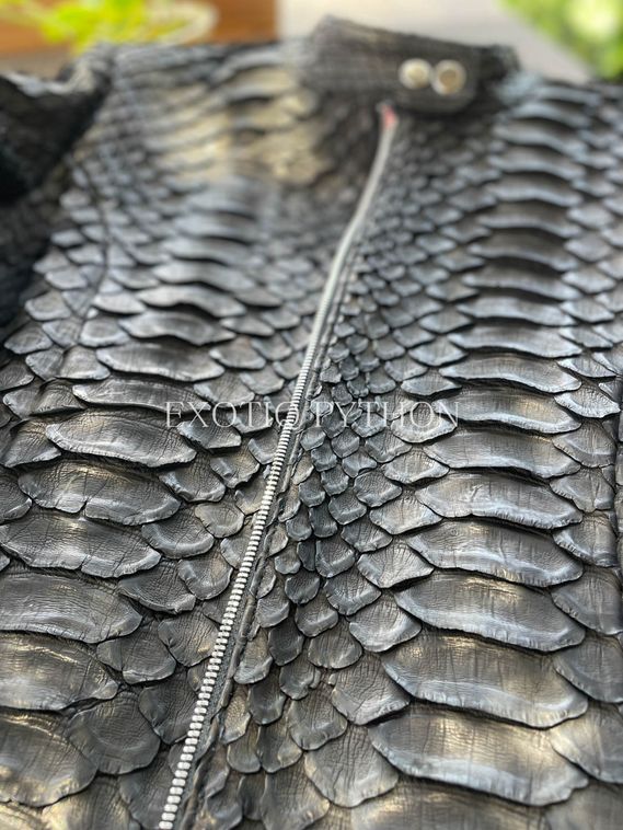 Женская куртка из кожи питона Dragon JT-112