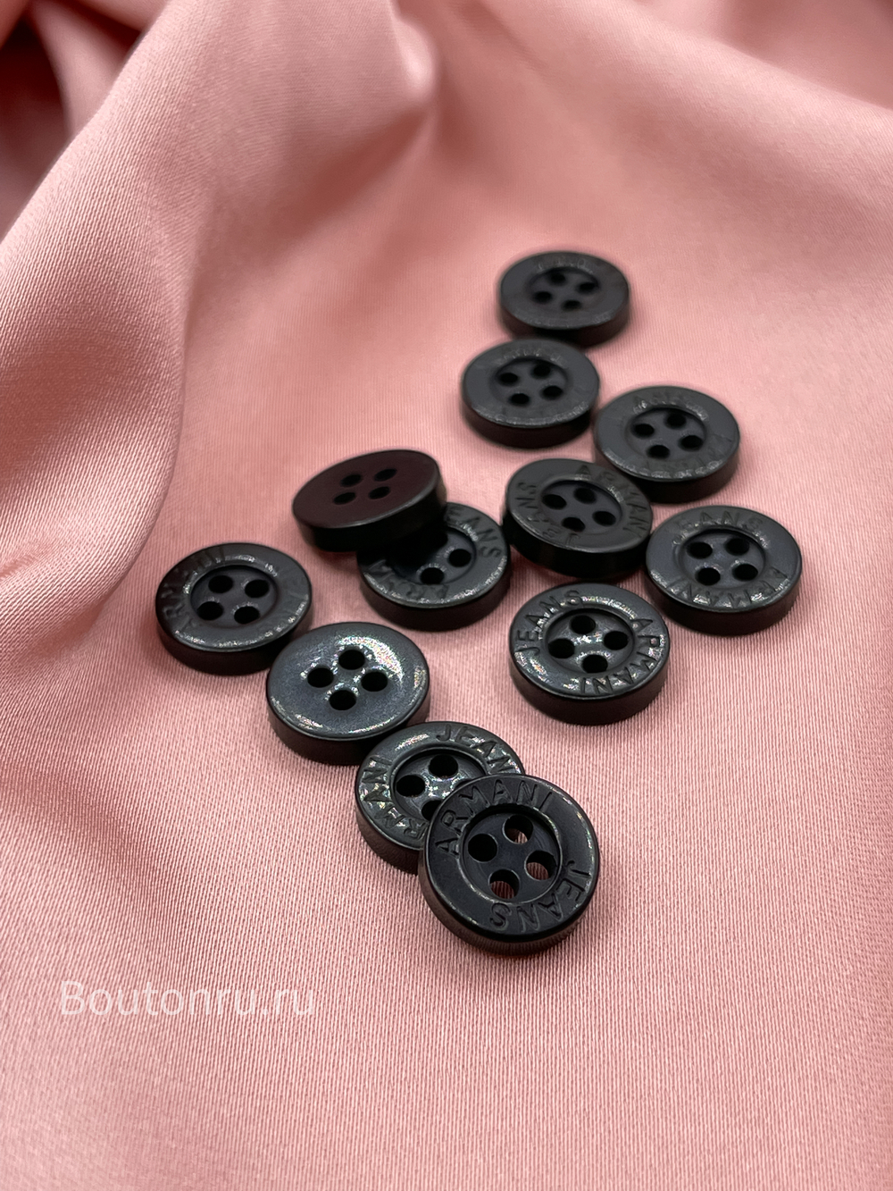 Пуговицы Арман. на прокол черные