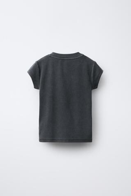 ZARA ФУТБОЛКА С ЭФФЕКТОМ ПОТЕРТОСТИ И СТРАЗАМИ, АНТРАЦИТОВО-СЕРЫЙ