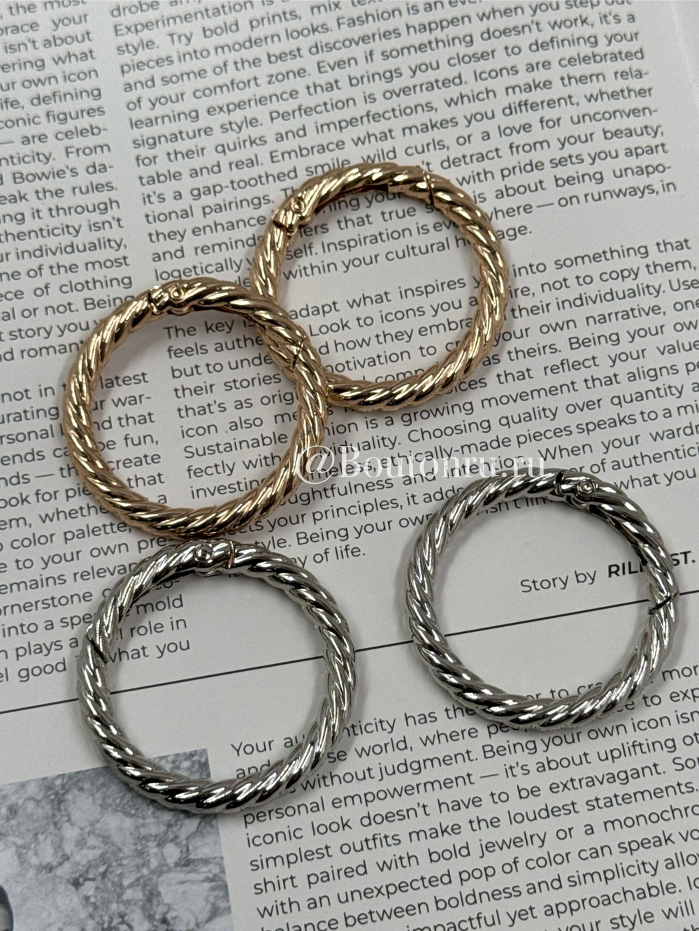 Карабин-кольцо крученое золотистый