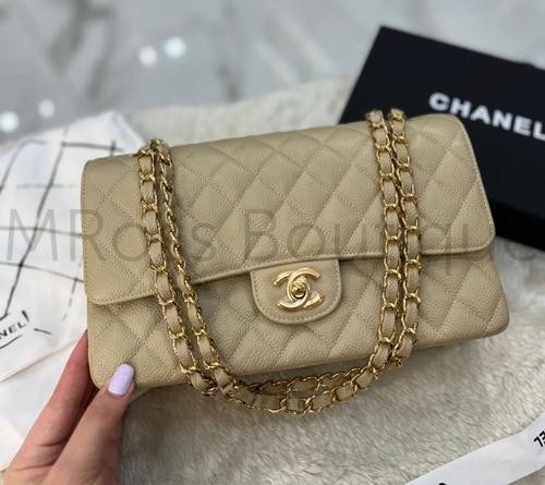 Бежевая сумка Chanel из зернистой кожи с золотистой фурнитурой