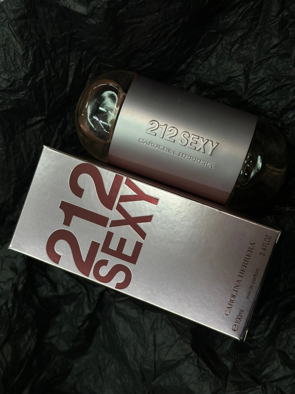 Carolina Herrera 212 Sexy 100 ml (Коробка парфюма без слюды, парфюм новый, распаковка для фото)