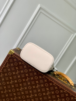 Louis Vuitton Lock and Walk