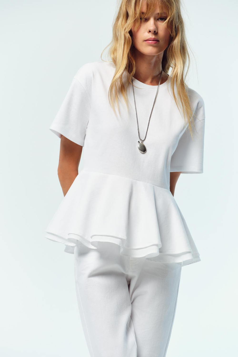 ZARA ФУТБОЛКА С БАСКОЙ, БЕЛЫЙ