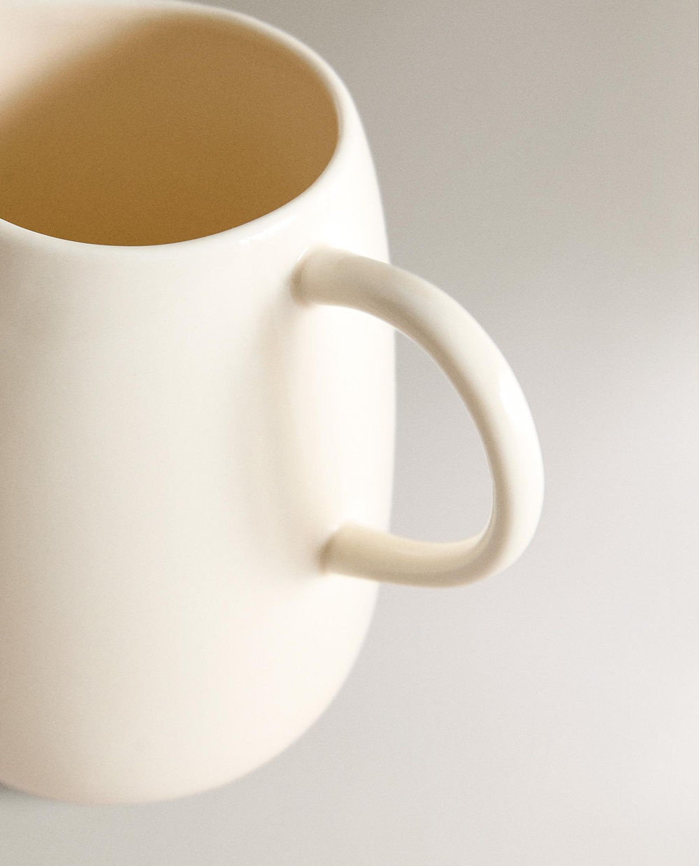 Zara Home кувшин из каменной керамики, цвет кремовый, 12.4 см