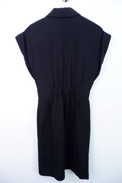 Платье Love Republic сдержанное, визуально на 42 размер