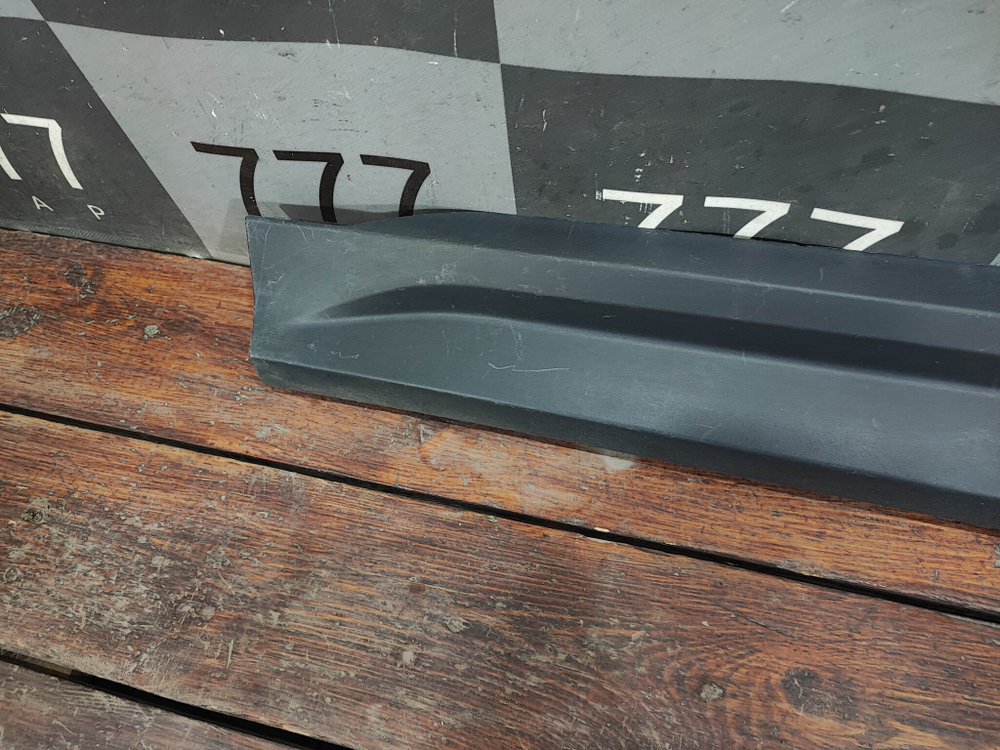 Накладка двери передней левой Geely Coolray 19-нв Б/У Оригинал 5075035900