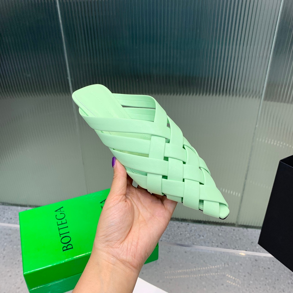 Bottega Veneta Alfie Slipper