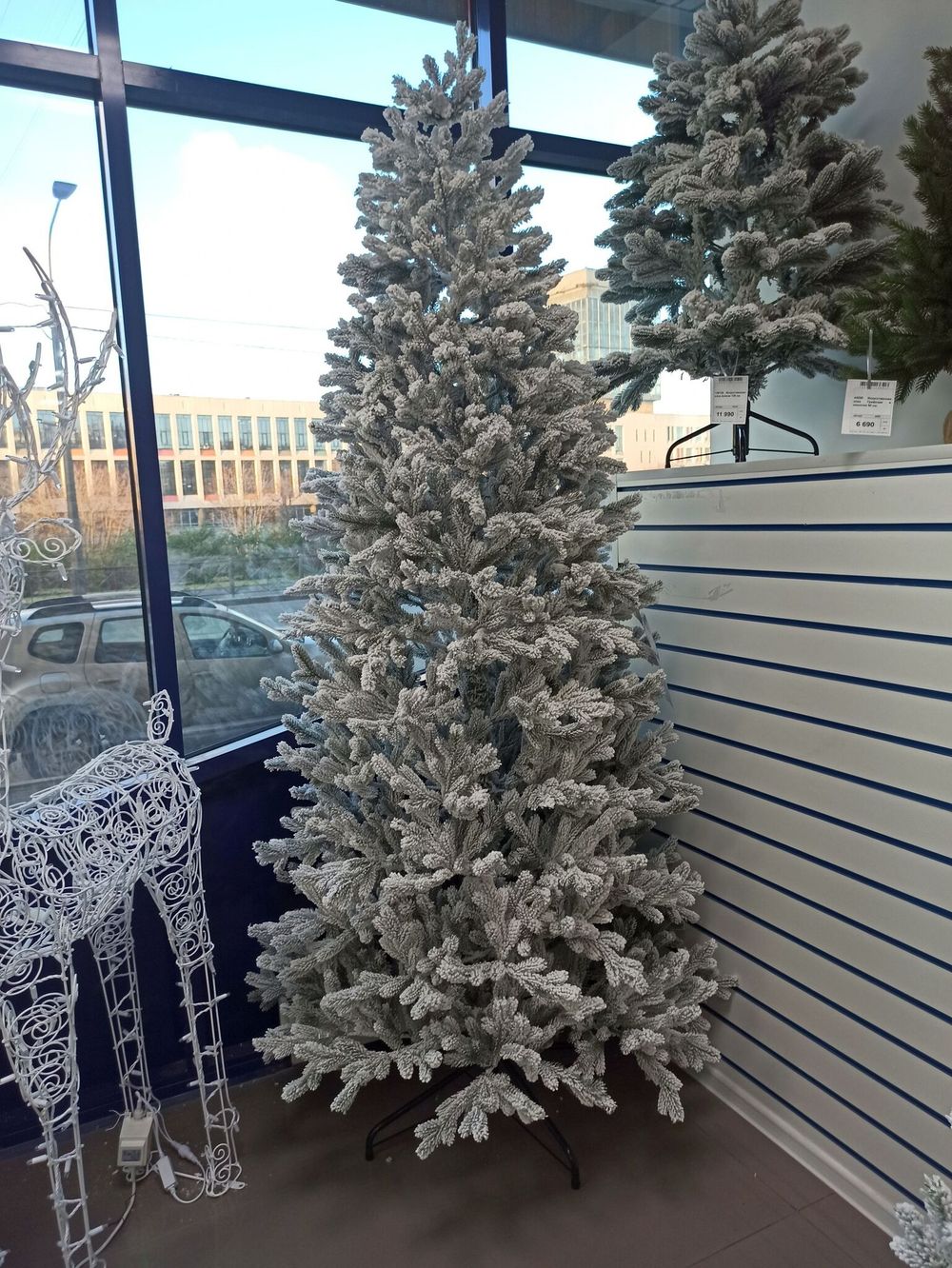 Заснеженная елка с гирляндой «Алтайская» теплый свет (Литая) 210 см / 2,1 м