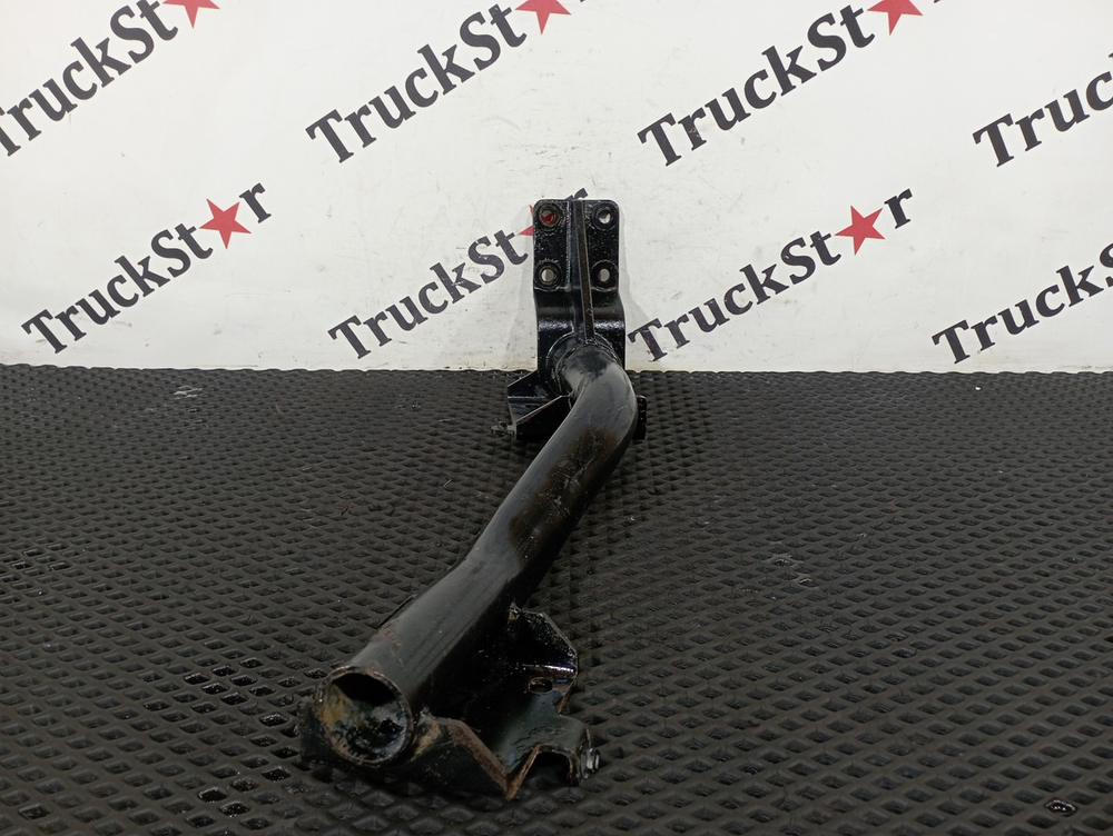 Кронштейн корпуса подножек правый 2023г