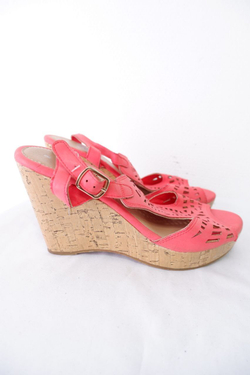 Босоножки Tu на танкетке 39 размер