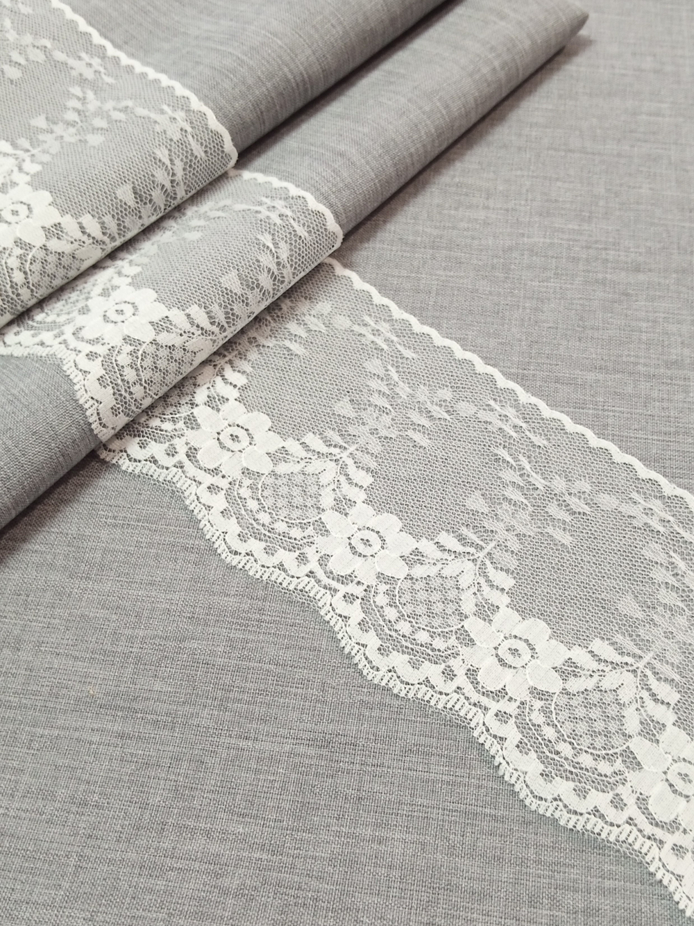 Кружево на сетке 9.3 см*13.71 м