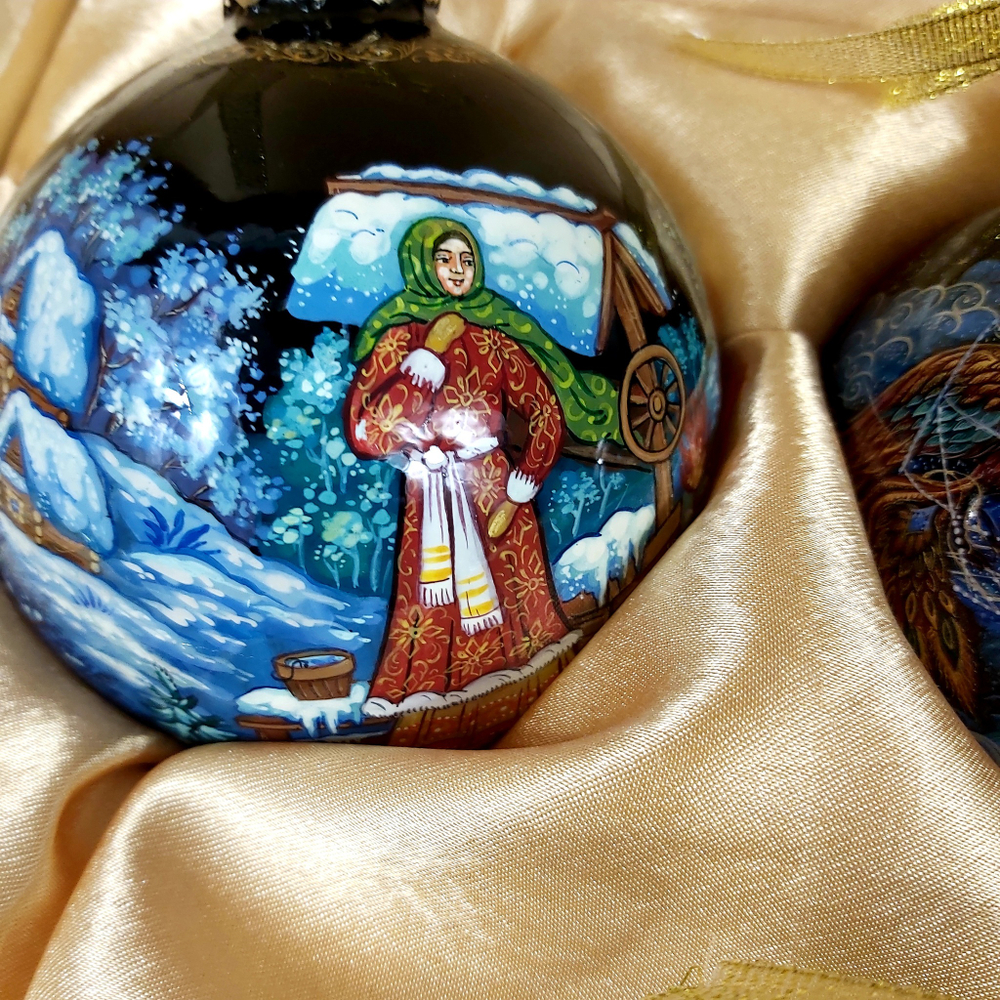 Сувенирный набор из 4-х новогодних шаров и наконечника с ручной росписью Палех "Сказки"