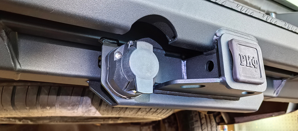 Бампер силовой задний Great Wall Poer с квадратом под фаркоп и фонарями РИФ