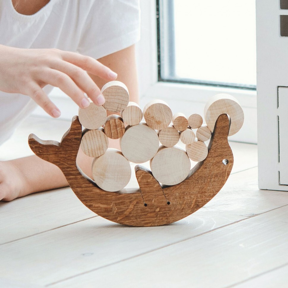 Деревянный балансир Дельфин Леснушки