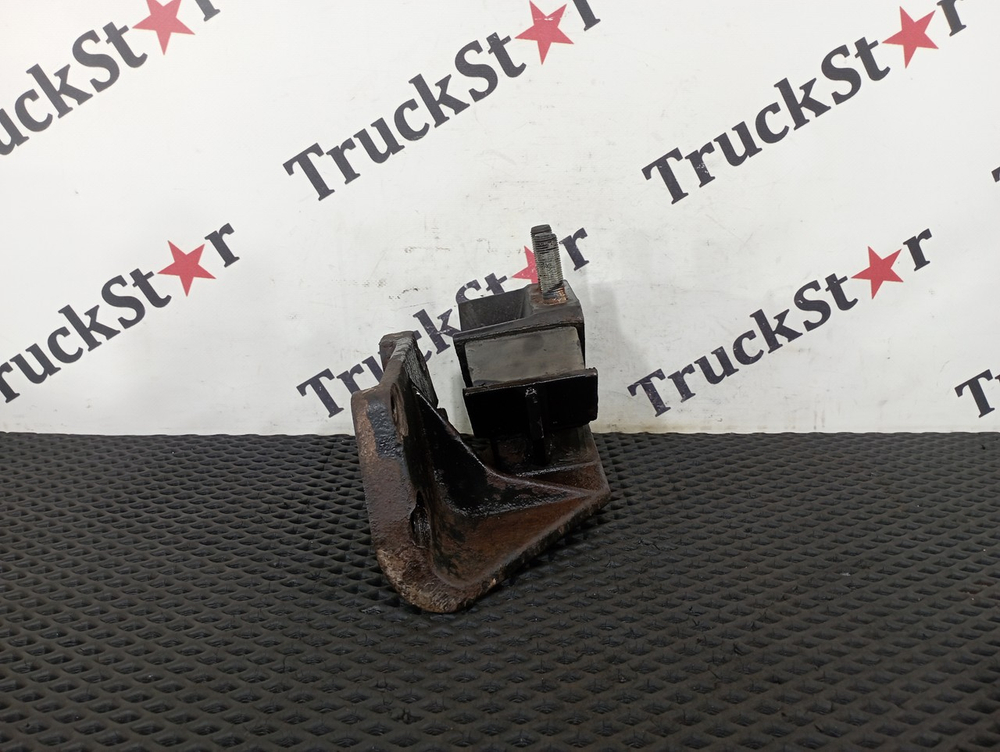 Подушка двигателя передняя