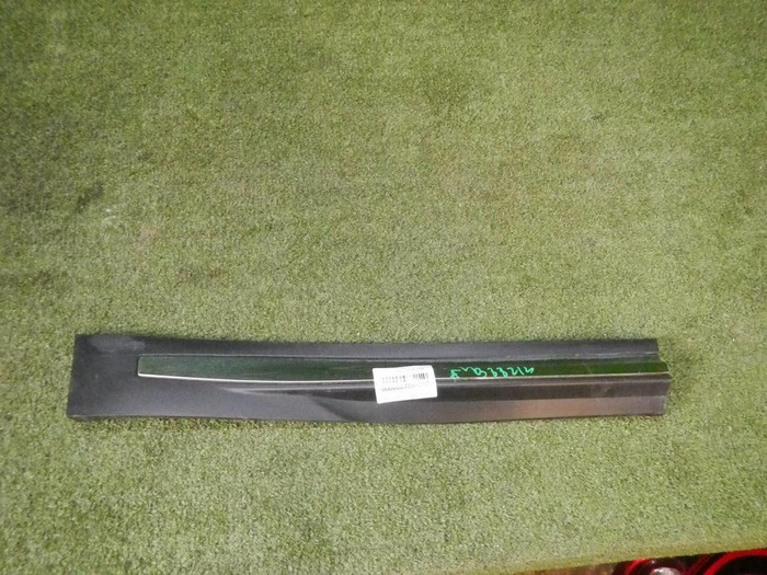 Накладка двери задняя правая Infiniti QX70 (2013-2017)