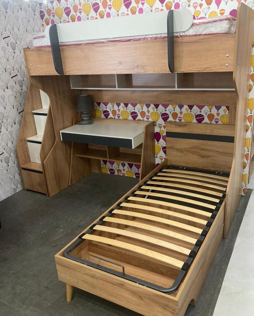 Уголок школьника Омега 3 кровать 800*1900