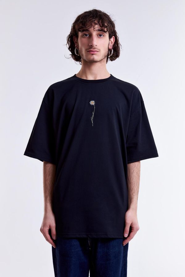 Футболка Ромашка Черная - фото 4