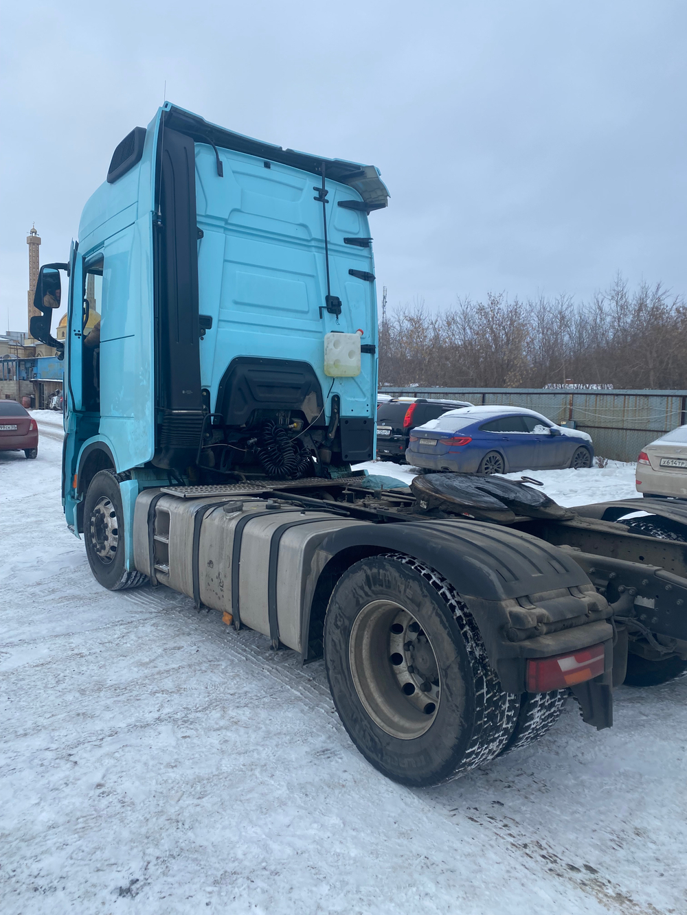 Shacman (Shaanxi) SX* 4x2 Седельный тягач SX4188YY381 (Дизельный, 12,5 л, 473 л.с., МТ)