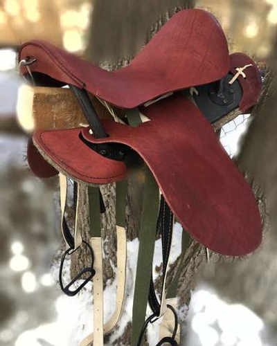 Седло кавалерийское