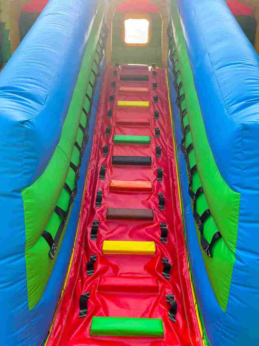 Коммерческий надувной батут «Звериная команда», 9х5х5 м