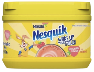 Растворимый напиток Nesquik Powder Strawberry