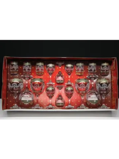 Подарочный набор 18 предметов с фужером