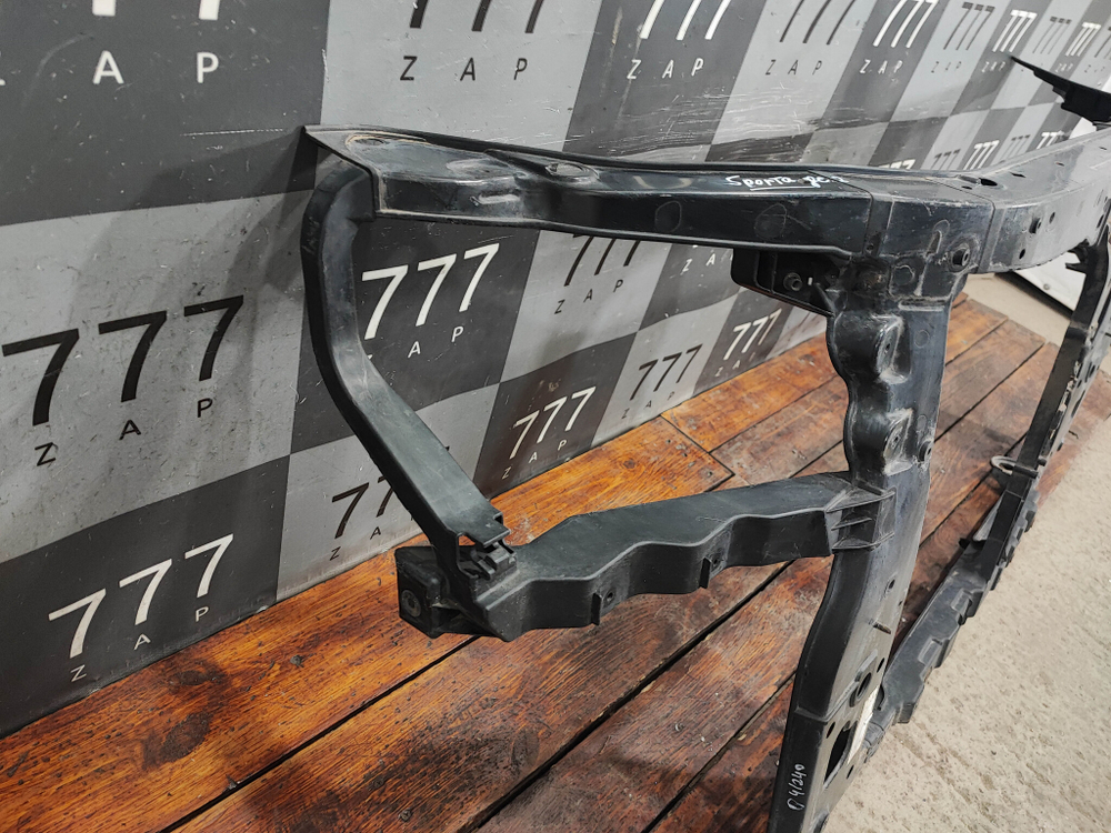 Панель передняя (телевизор) Kia Sportage 2 (JE) 04-10 Б/У Оригинал 641010Z000