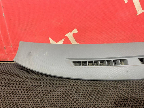 Накладка под лобовое стекло правая 2018г.