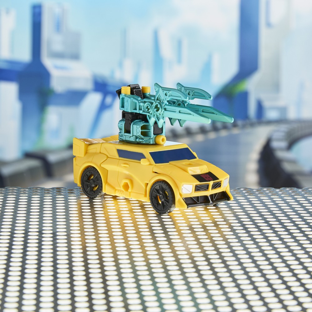 Hasbro Transformers CYBERWORLD - Фигурка Bumblebee 10 см Armored Cyber Changers G1045