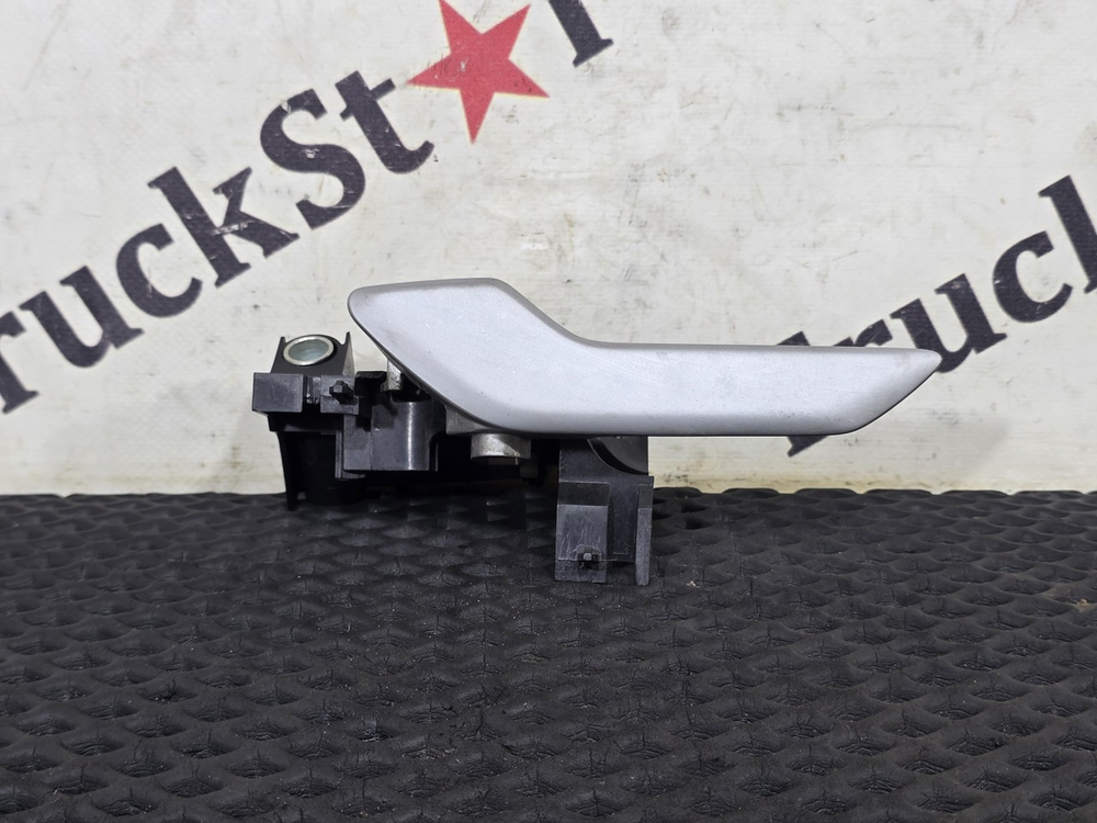 Ручка двери внутренняя левая