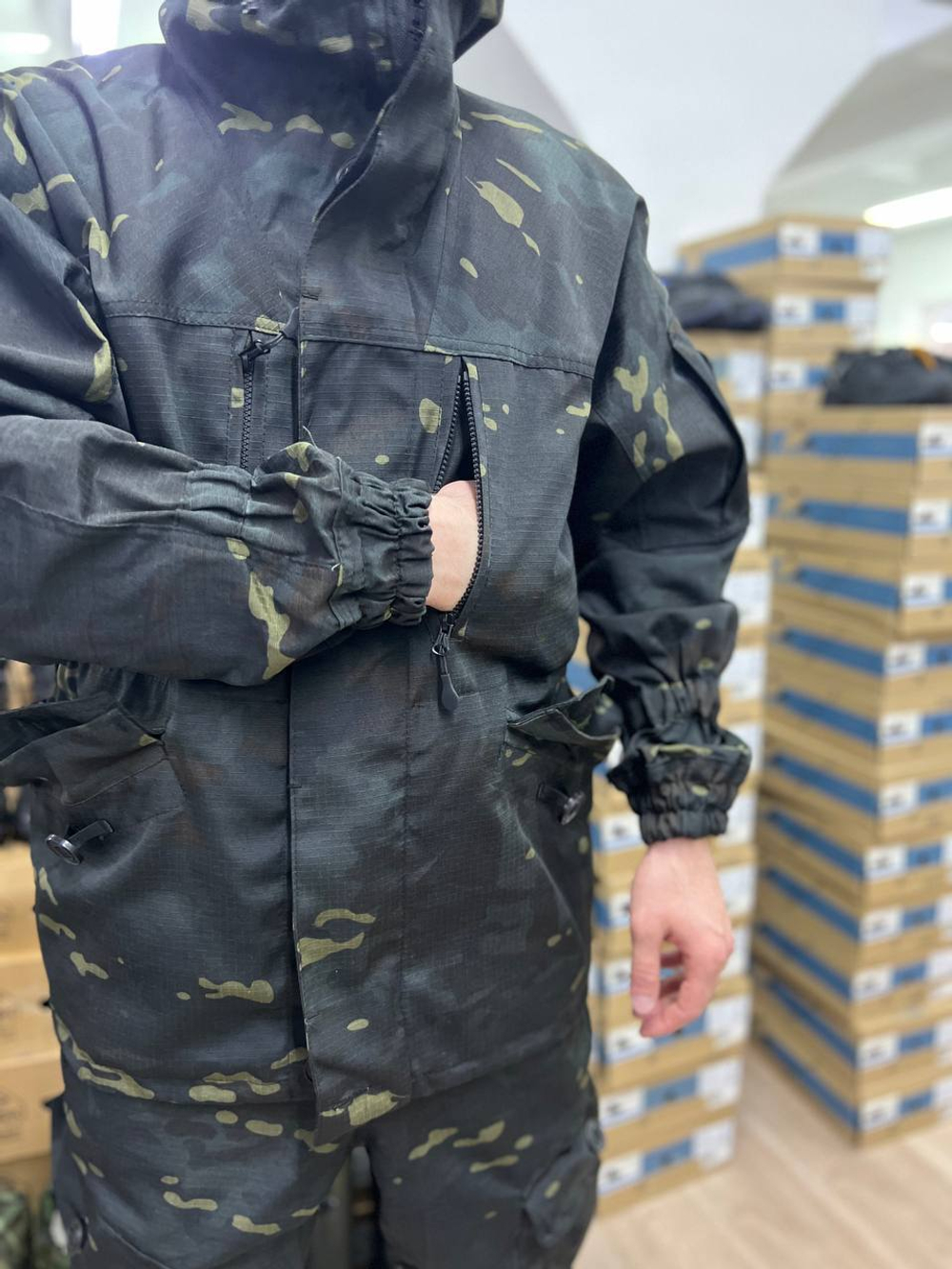 Костюм горка 6 весна-лето лайт / чёрный мультикам 2